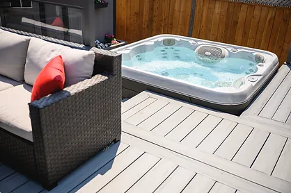 Our Hot Tub Buyer's Guide: Top Tips to Guide the Way